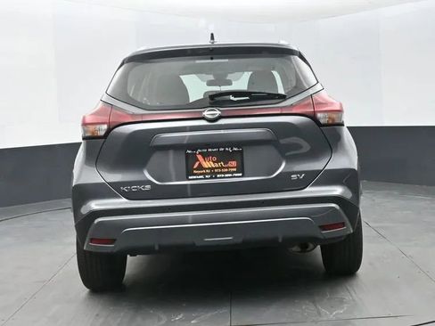 Used 2024 Nissan Kicks SV image 8