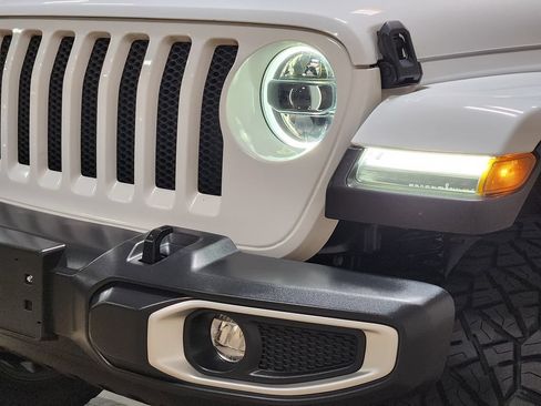 Used 2024 Jeep Wrangler Unlimited Sahara AWD/4WD image 14