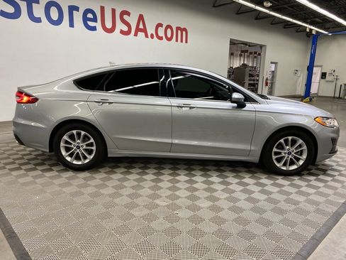 Used 2020 Ford Fusion SE image 11
