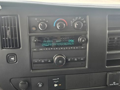 Used 2025 Chevrolet Express 2500 w/ Driver Convenience Package RWD image 9