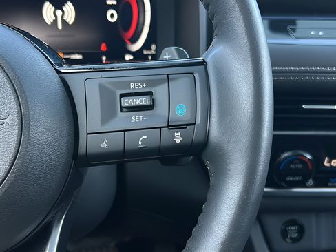 Used 2024 Nissan Rogue SL w/ SL Premium Package FWD image 25