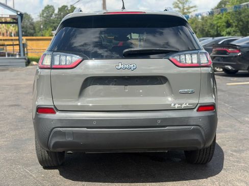 Used 2021 Jeep Cherokee Latitude Plus w/ Mopar Interior Package FWD image 7