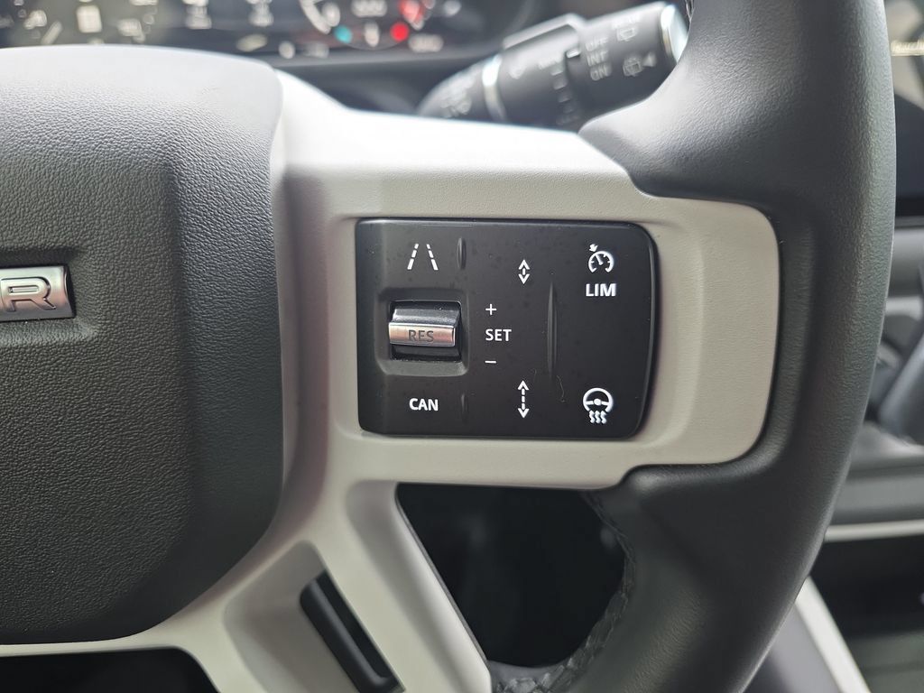 Certified 2025 Land Rover Defender 110 S AWD/4WD image 20