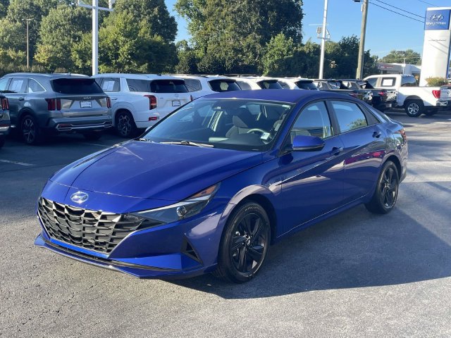 Certified 2023 Hyundai Elantra Blue FWD image 3