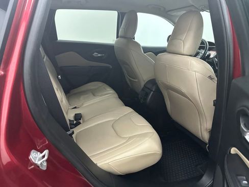 Used 2015 Jeep Cherokee Limited w/ Luxury Group AWD/4WD image 25