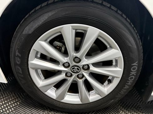 Used 2024 Toyota Corolla SE w/ SE Package FWD image 17
