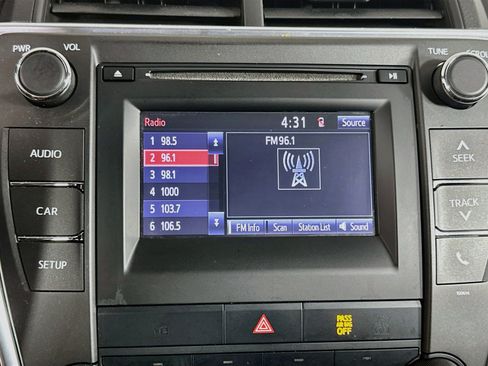Used 2017 Toyota Camry SE FWD image 19