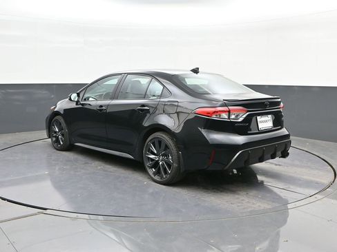 Used 2025 Toyota Corolla SE image 5