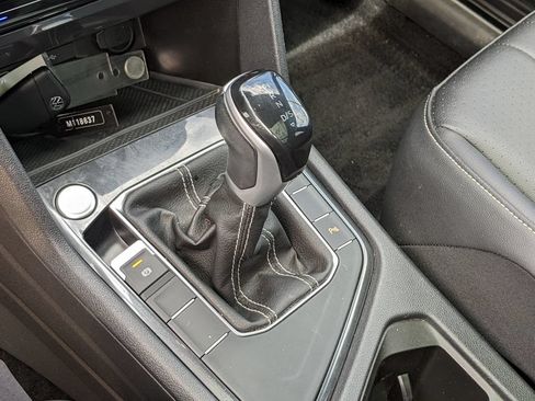 Certified 2023 Volkswagen Tiguan SE R-Line FWD image 20