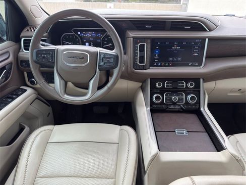 Used 2021 GMC Yukon Denali w/ Denali Ultimate Package image 29