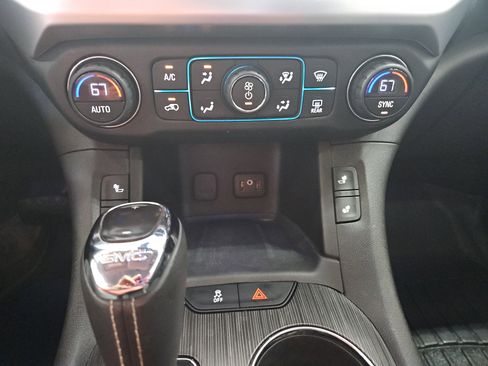 Used 2018 GMC Acadia SLT image 21