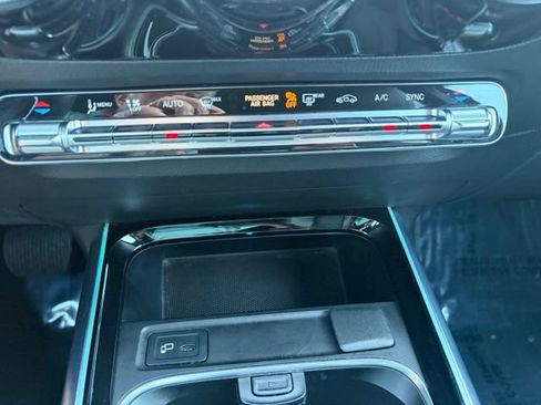 Used 2022 Mercedes-Benz GLA 250 4MATIC w/ Premium Package Lite image 27