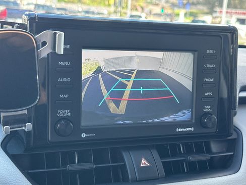 Used 2020 Toyota RAV4 XLE image 18