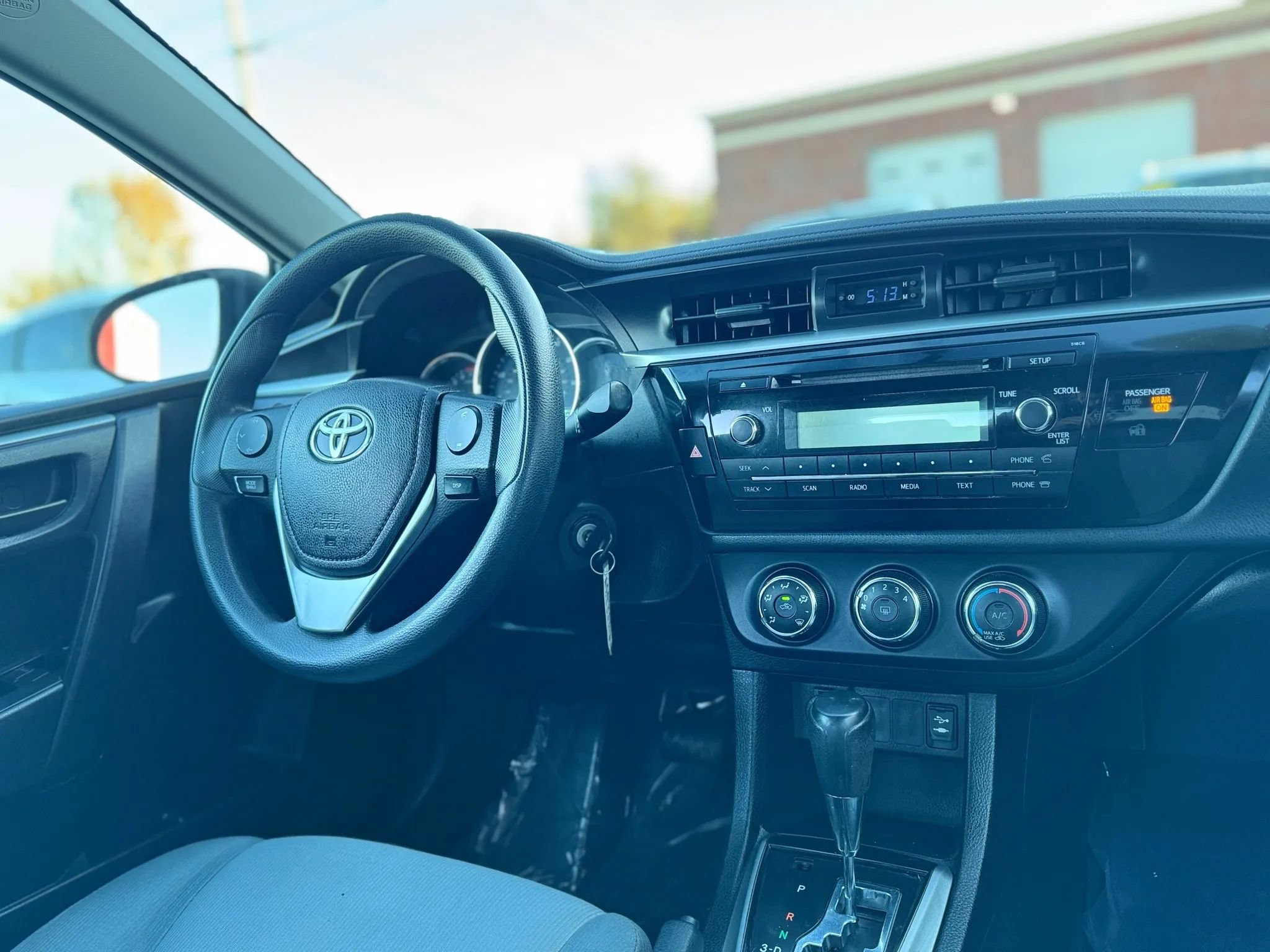 Used 2015 Toyota Corolla L FWD image 20