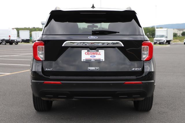 Used 2023 Ford Explorer XLT AWD/4WD image 3