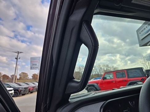 New 2026 Jeep Wrangler Sport AWD/4WD image 39