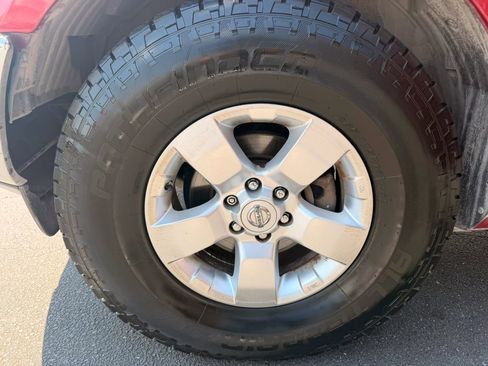 Used 2010 Nissan Frontier SE RWD image 22