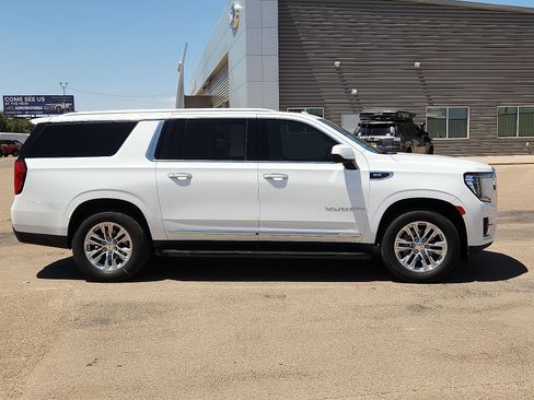 Used 2023 GMC Yukon XL SLT RWD image 5