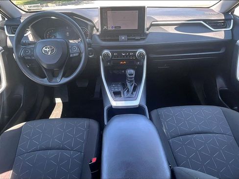 Used 2025 Toyota RAV4 XLE AWD/4WD image 21