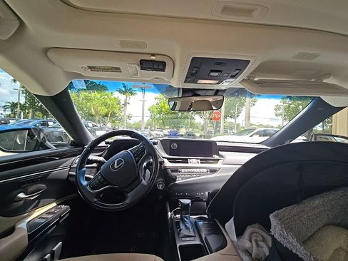 Used 2019 Lexus ES 350 w/ Premium Package FWD image 22