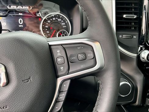 Used 2025 RAM 1500 Big Horn AWD/4WD image 21