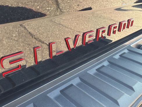 Used 2018 Chevrolet Silverado 1500 LTZ Z71 w/ Redline Edition AWD/4WD image 44