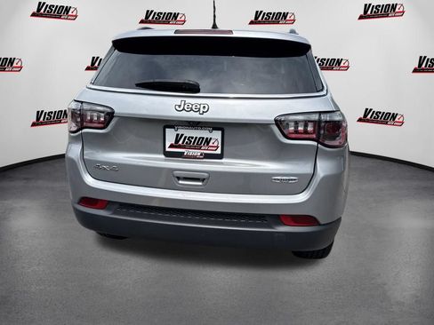 Used 2022 Jeep Compass Latitude w/ Convenience Group AWD/4WD image 6