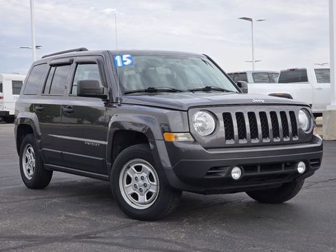 Used 2015 Jeep Patriot Sport FWD image 2