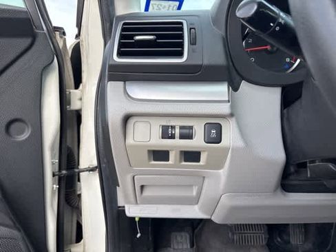 Used 2018 Subaru Forester 2.5i w/ Alloy Wheel Package image 10