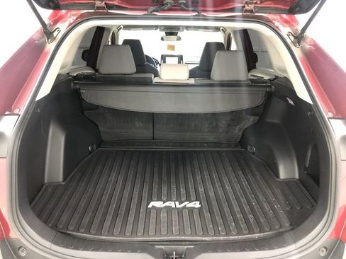 Used 2021 Toyota RAV4 XLE image 23