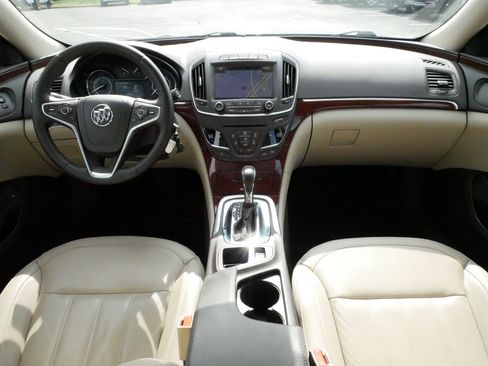 Used 2017 Buick Regal Sport Touring FWD image 10