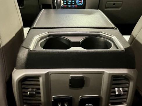 Used 2020 Ford F150 Lariat image 26