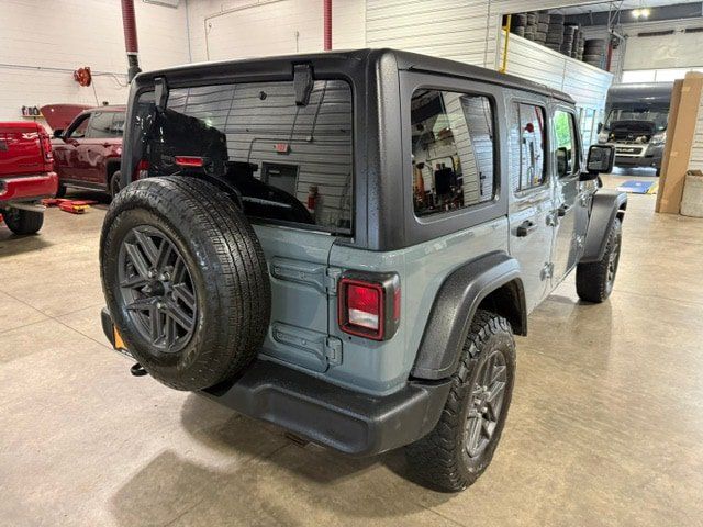 Used 2025 Jeep Wrangler Unlimited Sport w/ Convenience Group AWD/4WD image 29