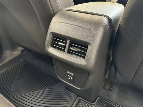 Used 2022 Chevrolet Equinox LT AWD/4WD image 44