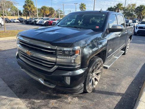 Used 2018 Chevrolet Silverado 1500 High Country image 2