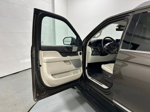 Used 2018 Lincoln Navigator L Black Label w/ Cargo Package image 20