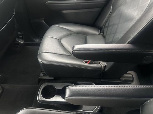 Used 2021 Toyota Highlander Platinum image 30