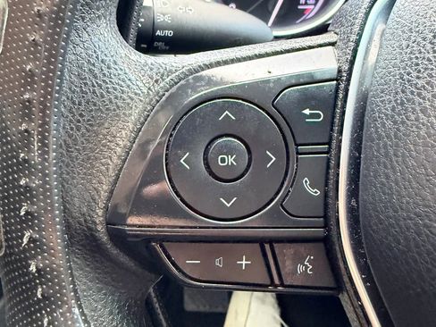 Used 2018 Toyota Camry LE image 19