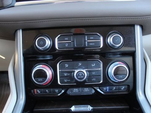 Used 2021 GMC Yukon Denali w/ Advanced Technology Package image 43