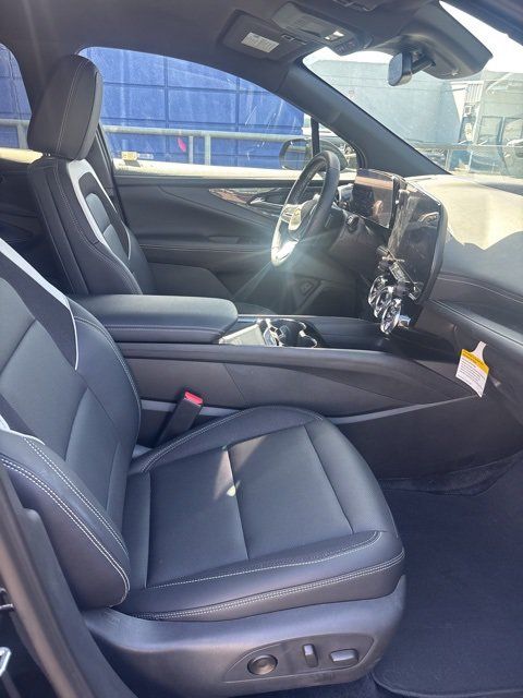 Used 2024 Chevrolet Blazer EV LT AWD/4WD image 29