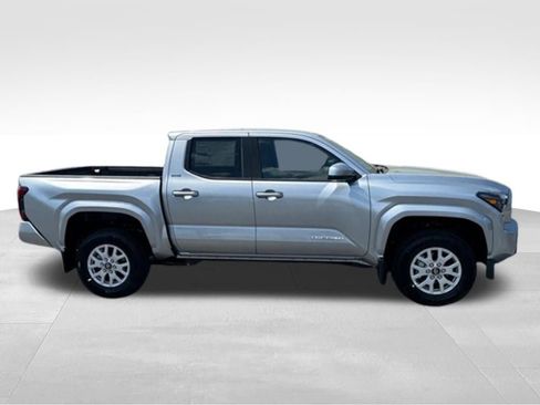 New 2026 Toyota Tacoma SR5 AWD/4WD image 7