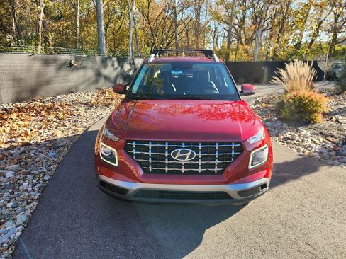 Certified 2024 Hyundai Venue Limited image 8