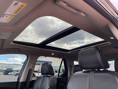 Certified 2024 Honda Pilot Touring image 23