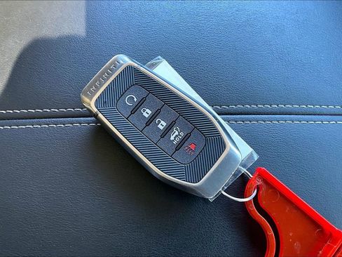 Certified 2025 INFINITI QX60 Luxe image 16