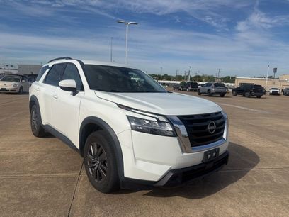 Used 2022 Nissan Pathfinder SV