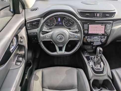 Used 2022 Nissan Rogue Sport SL w/ Premium Package FWD image 12