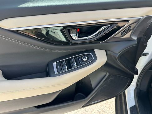 Used 2025 Subaru Outback Premium image 29