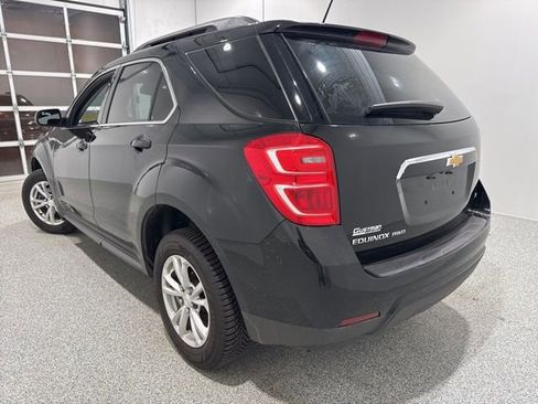 Used 2017 Chevrolet Equinox LT w/ Convenience Package image 4