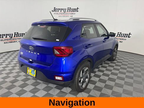 Used 2025 Hyundai Venue Limited image 7
