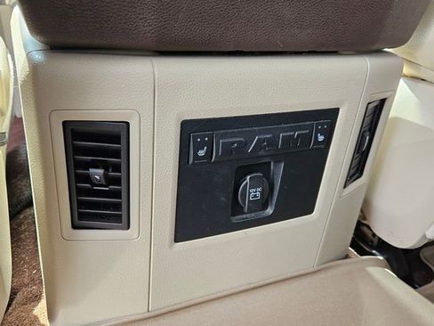 Used 2017 RAM 1500 Laramie w/ Convenience Group image 10